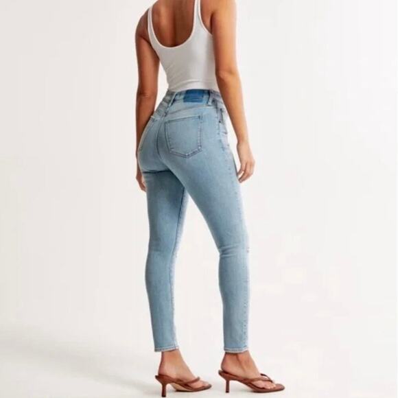 Abercrombie & Fitch Curve Love The Skinny High Rise Denim Jean - Picture 2 of 13